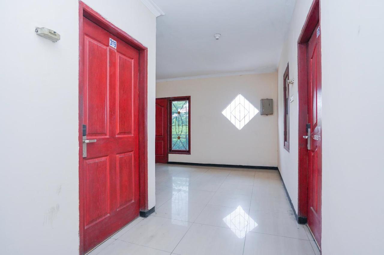 Collection O 1112 Comfitel Siwalankerto Aa4 Hotel Surabaya Ngoại thất bức ảnh